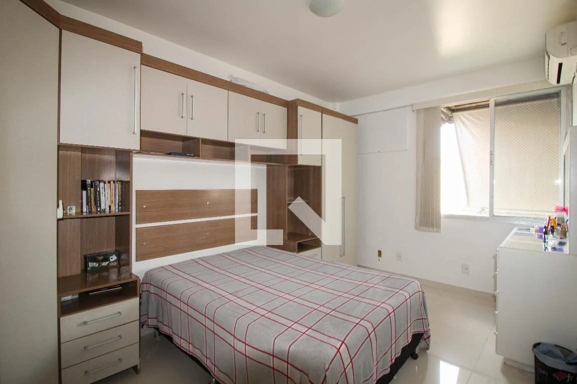 3-bedroom unfurnished apartment with laundry area — photo 3