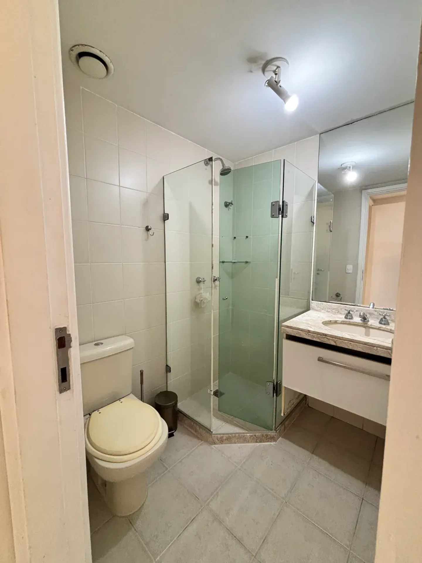 100 m² duplex apartment with 2 bedrooms and a balcony — photo 22