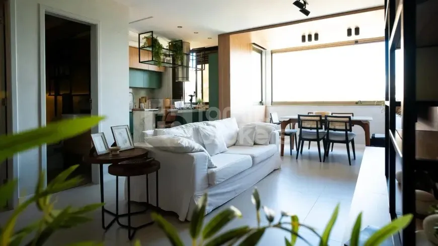 2-bedroom apartment with a glass-enclosed balcony — photo 14