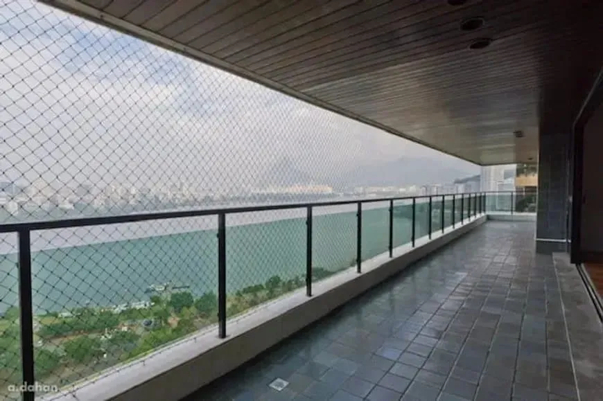 Apartment with 4 bedrooms, 5 bathrooms and 380 m² plus balcony — photo 10