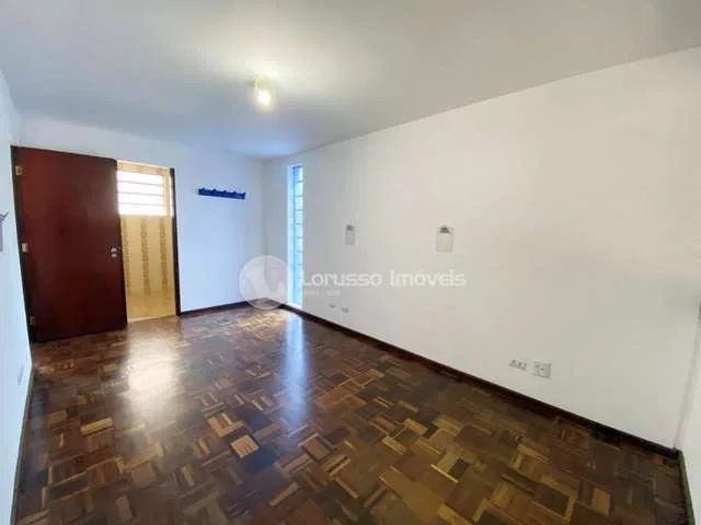 190 m² house with a bathtub and a home office — photo 16