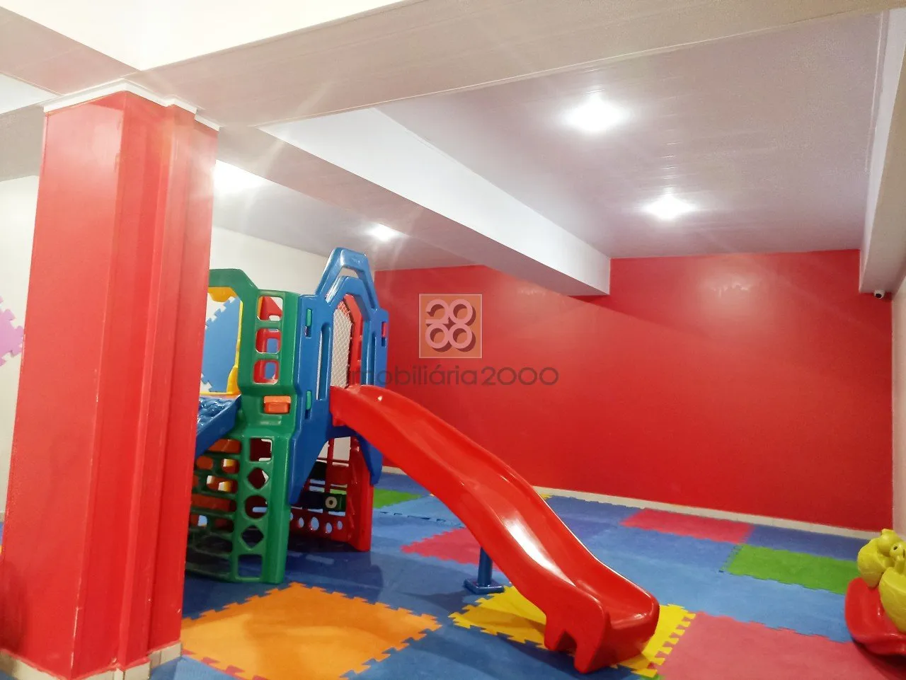 Деревянный пол или ламинат и 3 спальни: квартира 131 м² — photo 8