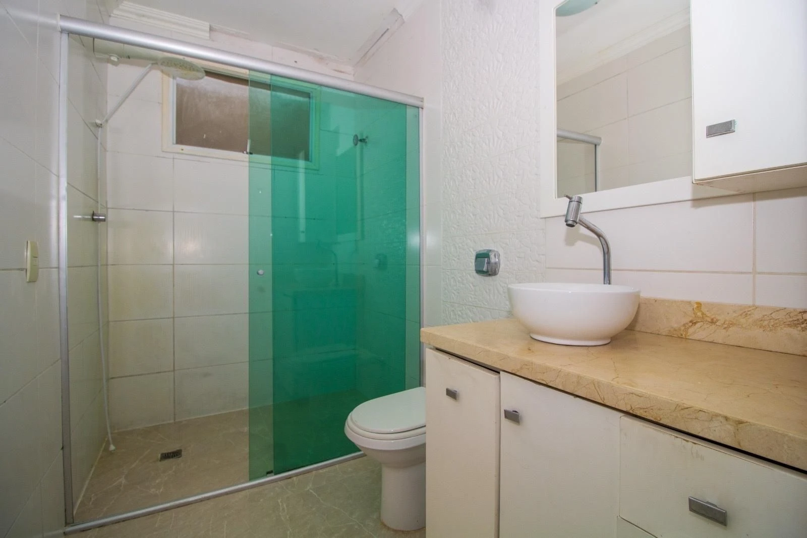 Casa, 90 m², com piso de madeira ou laminado