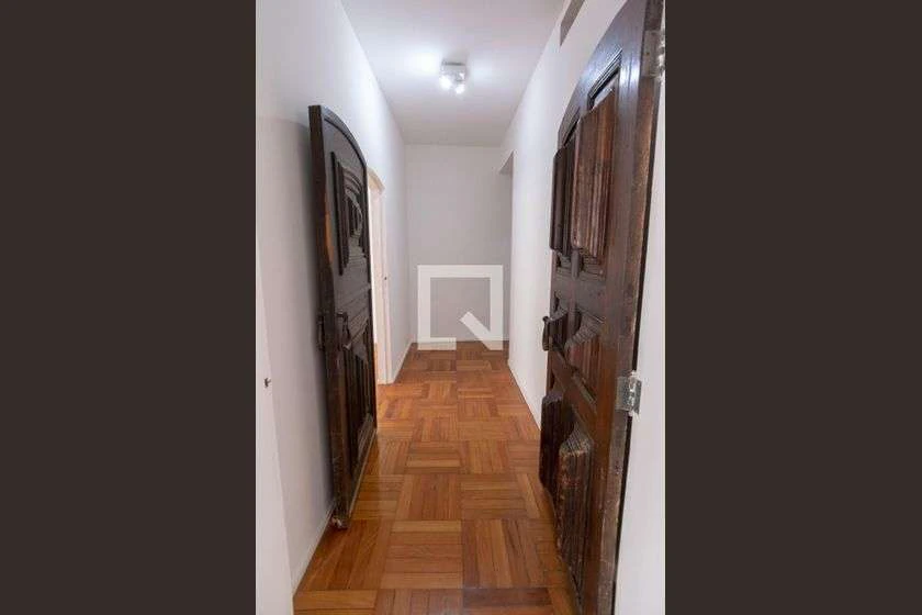 Rental apartment with 4 bedrooms and 4 bathrooms — photo 29