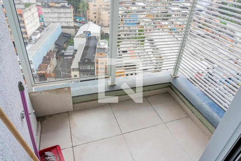 Glass-enclosed balcony in a one-bedroom apartment, 36 m² — photo 13