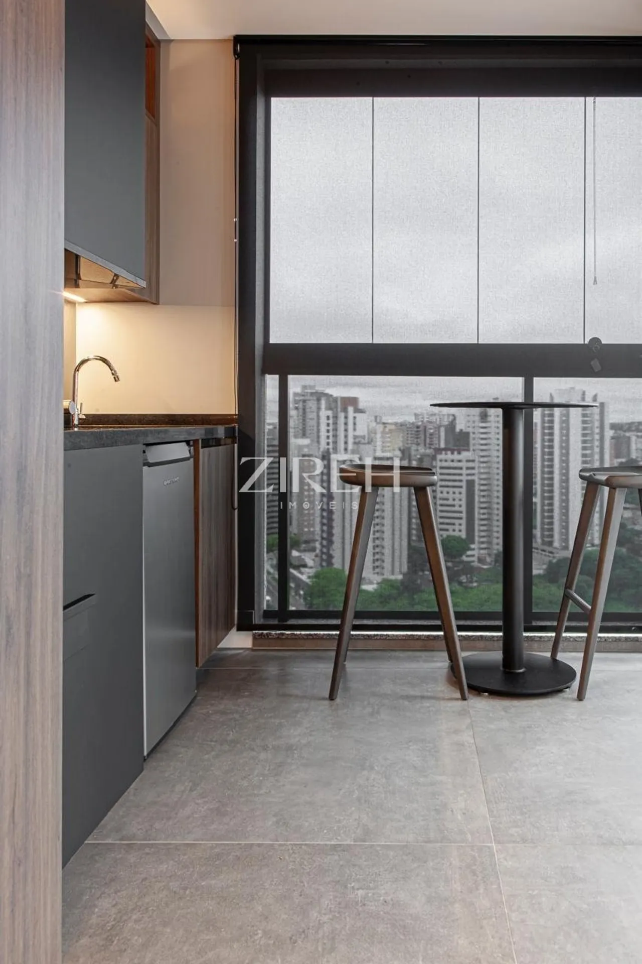 2-bedroom apartment in a building with a gym — photo 10
