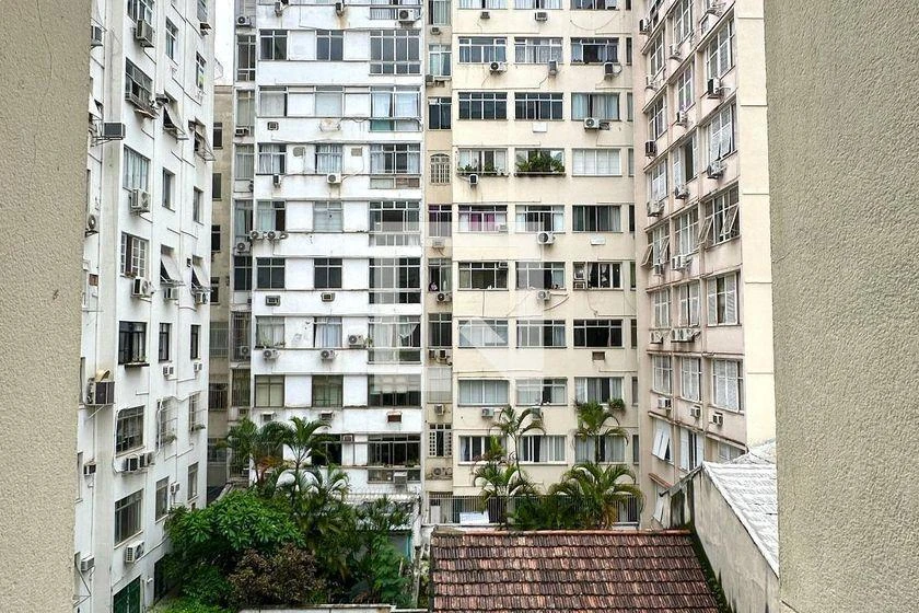Furnished 220 m² apartment with 4 bedrooms and a suite — photo 35