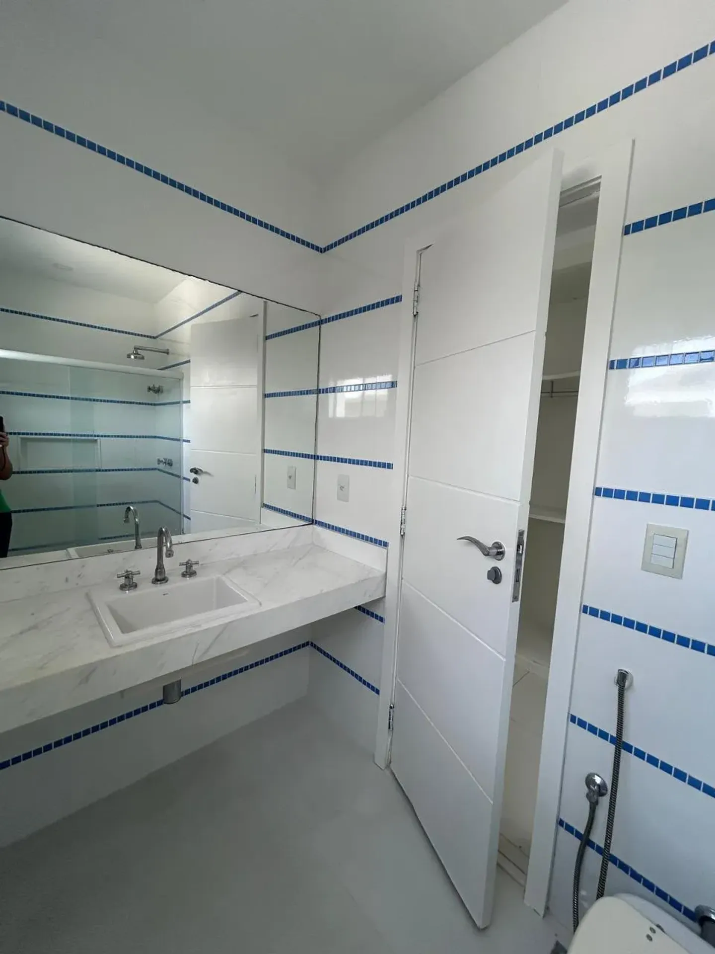 5-bedroom house with a walk-in closet in Rio de Janeiro — photo 16