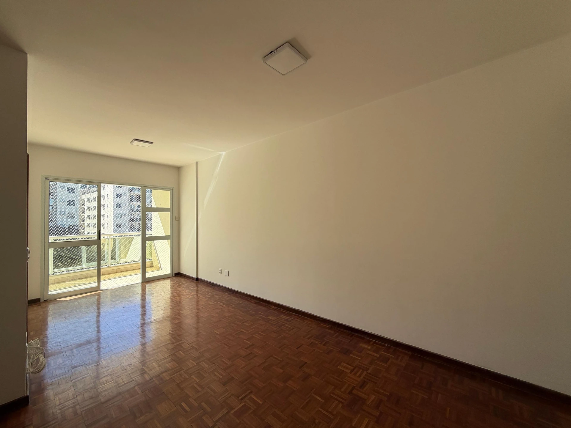Apartamento de 3 dormitorios con 1 plaza, cocina cerrada — photo 9
