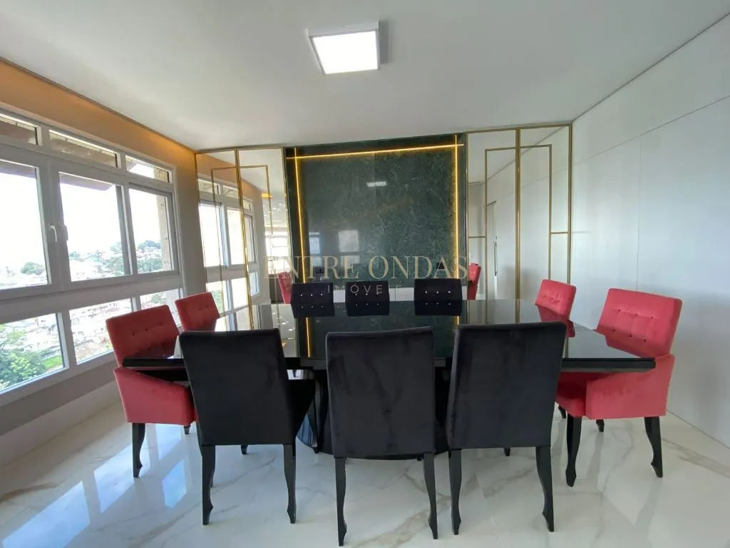 Вид на воду та 4 спальні: квартира 304 м² — photo 14