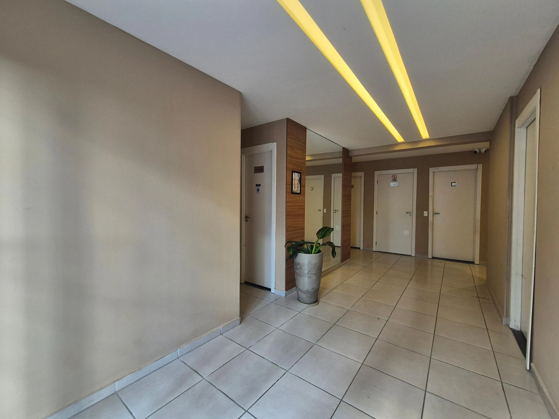 Apartamento com 3 quartos, 2 banheiros e varanda — photo 12