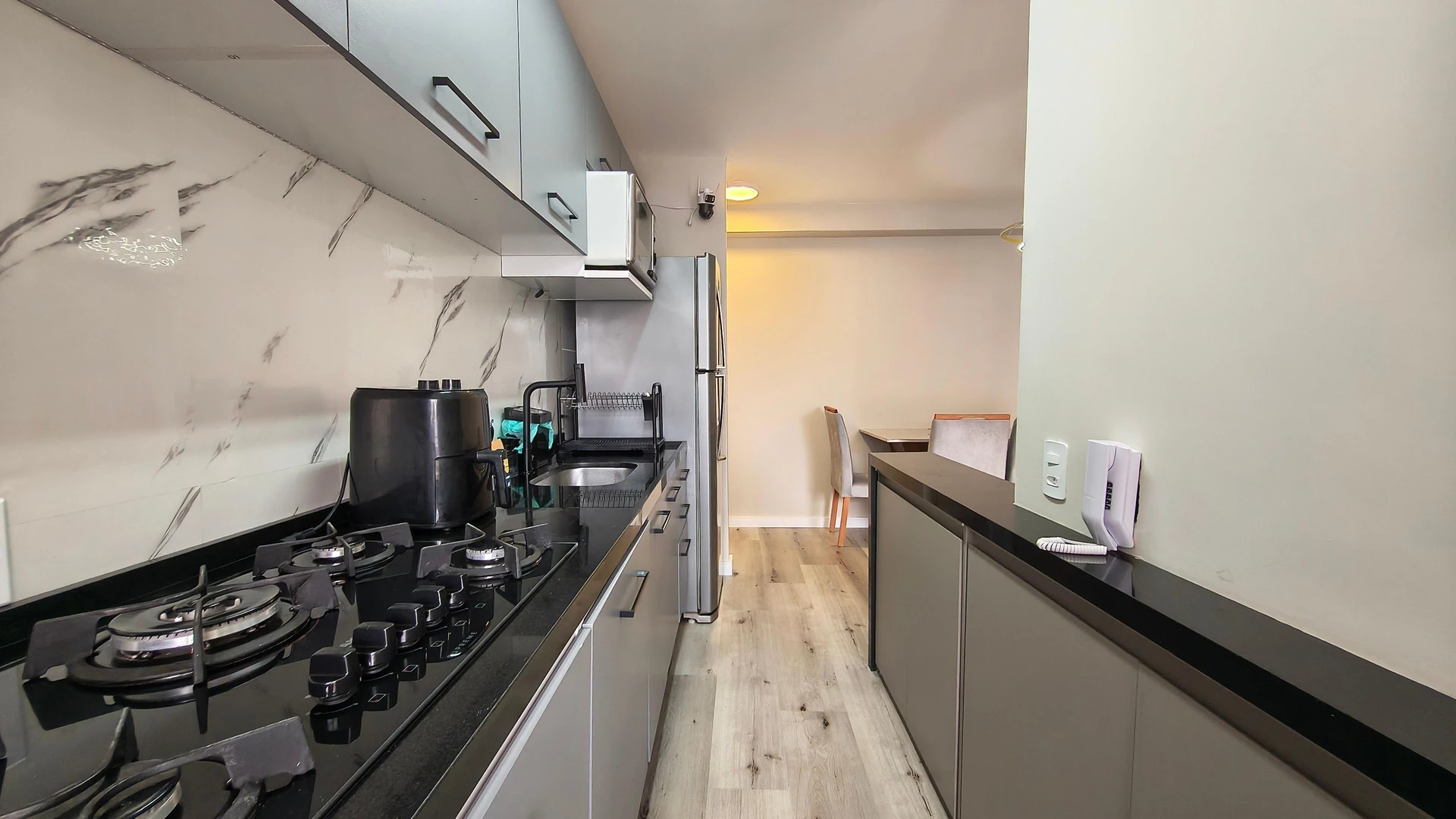 3-bedroom apartment with a washing machine — photo 2
