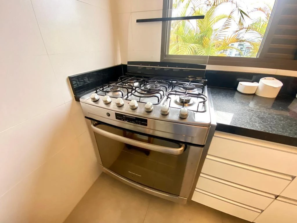 Furnished penthouse with balcony and open-plan kitchen — photo 41