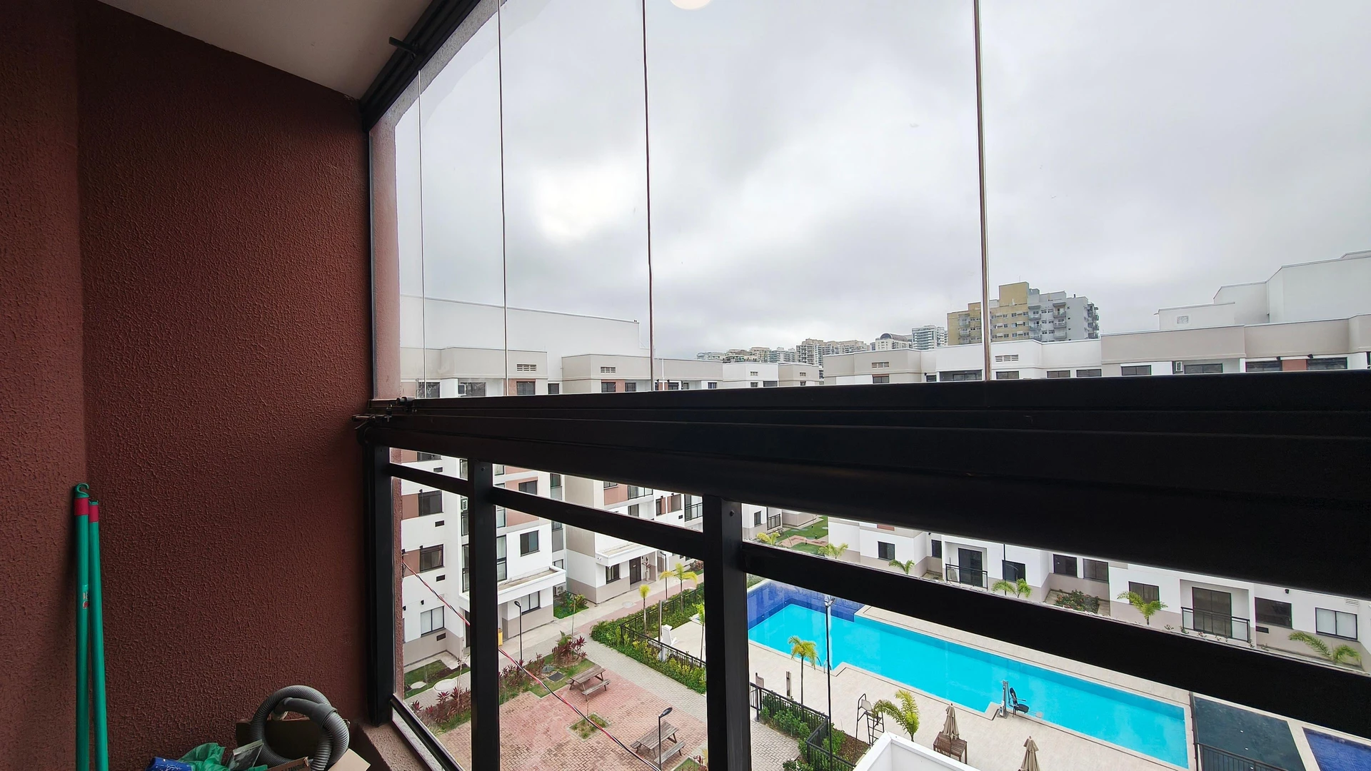Home office in a 2-bedroom apartment, 68 m² — photo 9