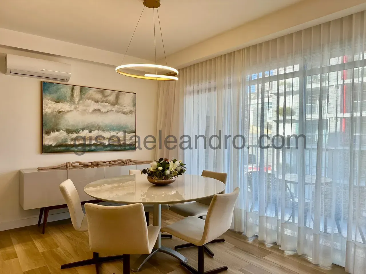 Furnished 2-bedroom apartment with 3 bathrooms — photo 7
