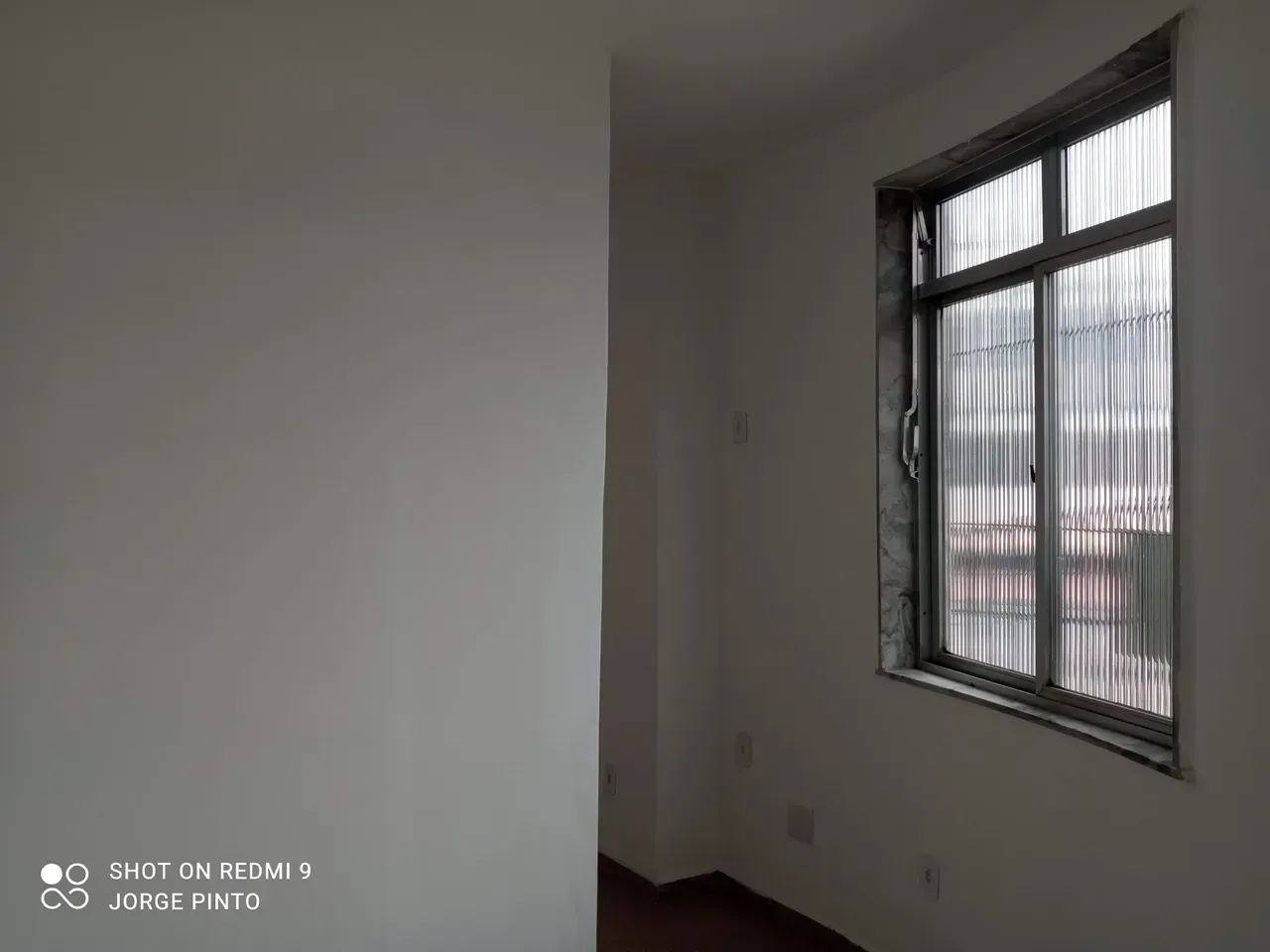 Estudio sin amueblar con 1 dormitorio y cocina compacta — photo 5