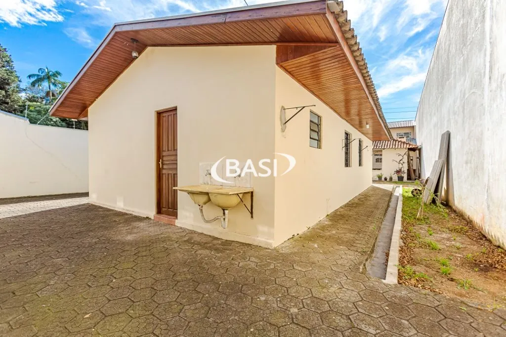 Unfurnished house with 4 bedrooms and 3 bathrooms — photo 41