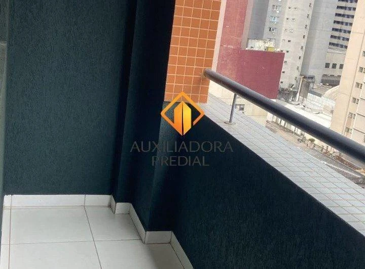 Apartamento de 1 quarto com cozinha aberta e varanda — photo 7