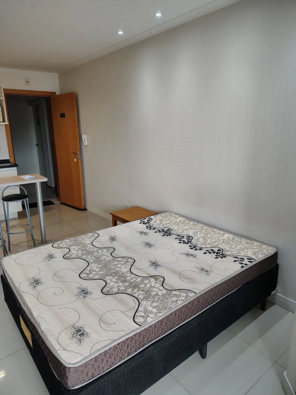 Apartamento mobiliado de 1 quarto com cozinha aberta — photo 11