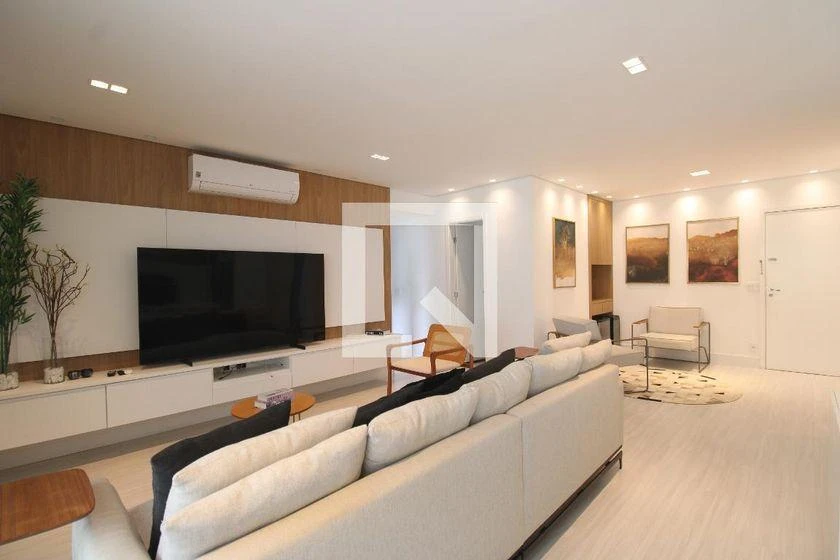 2-bedroom apartment in a building with a gym — photo 9