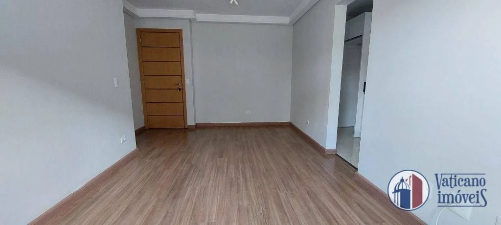 Wood or laminate floors in a 2-bedroom apartment, 55 m² — photo 5