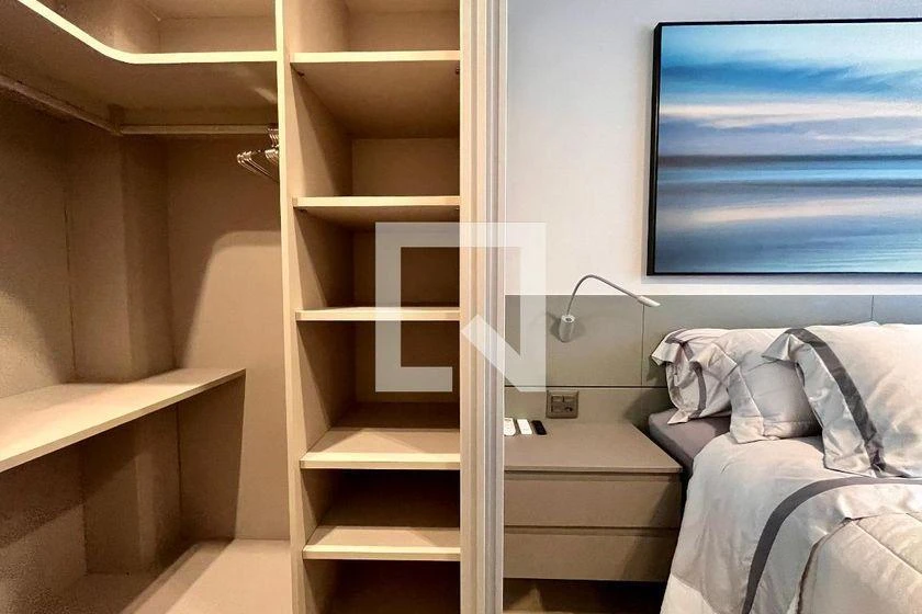 Apartamento de 150 m² com closet e janelas do piso ao teto — photo 2