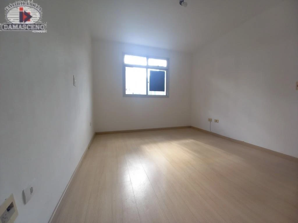 Квартира 70 м² з робочим місцем та балконом із грилем — photo 10