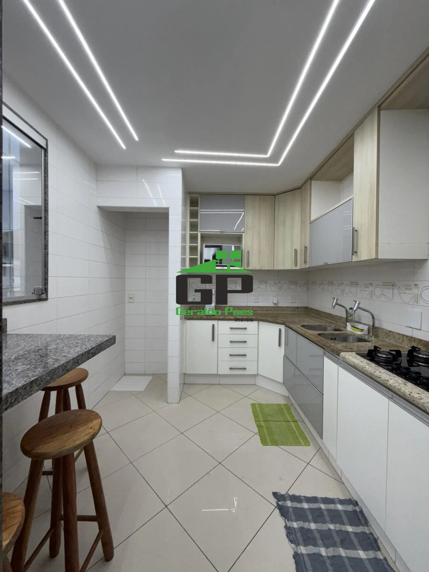 3-bedroom apartment with a washing machine — photo 2