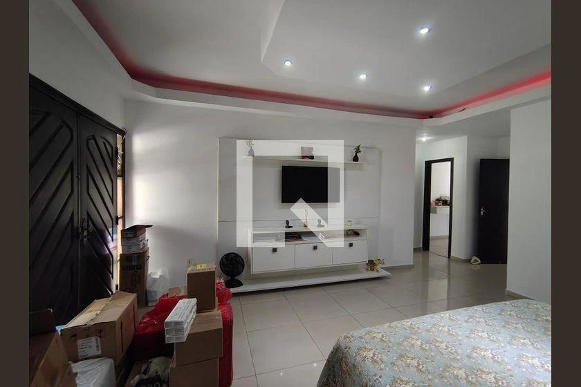 Furnished house with 5 bedrooms and 631 m² — photo 41