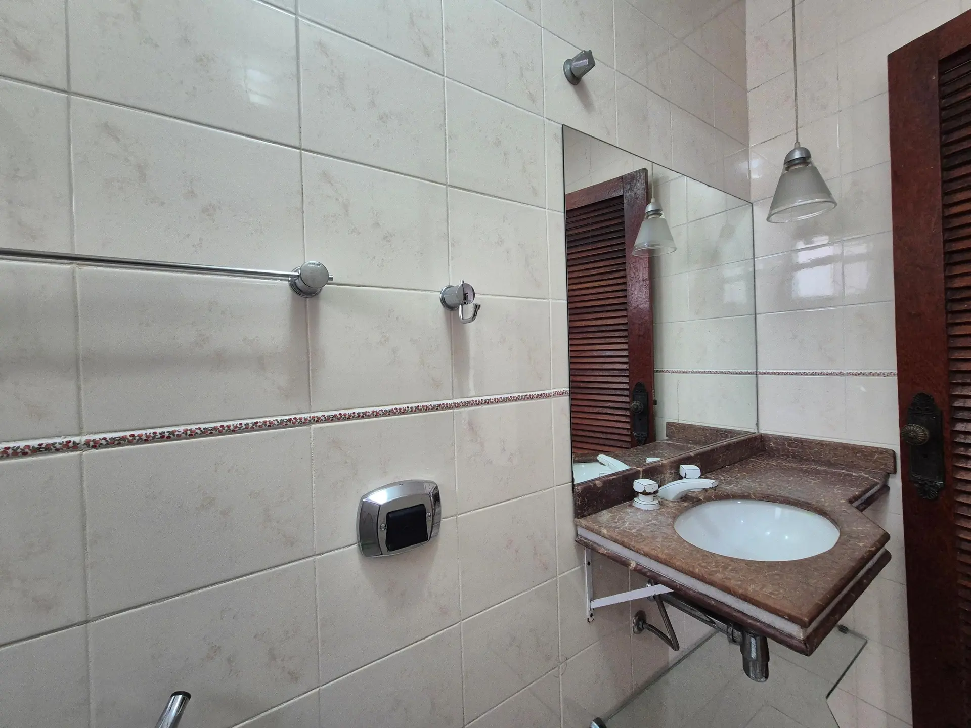 Casa em condomínio com 3 suítes e churrasqueira na varanda — photo 23