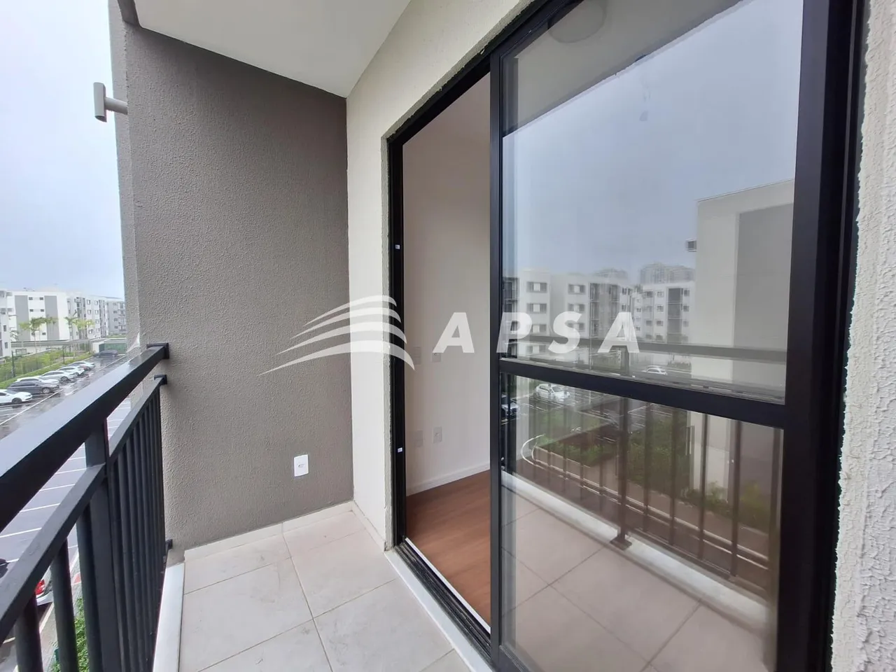 Apartamento sem mobília com 2 quartos e varanda — photo 15