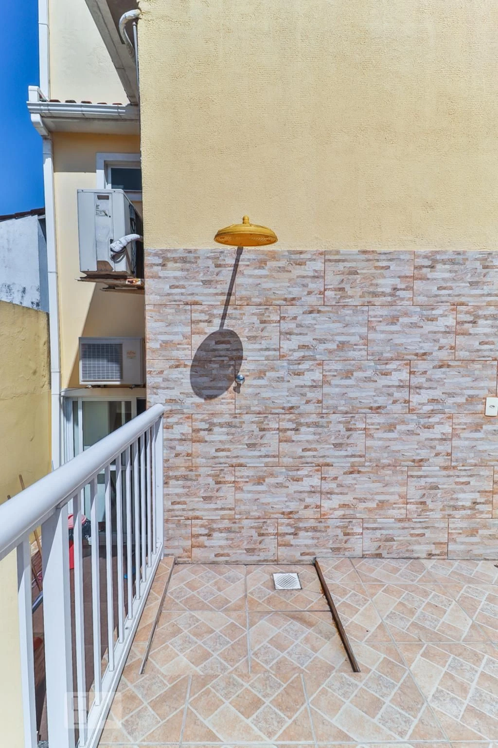 Furnished house with 3 bedrooms and private yard — photo 14