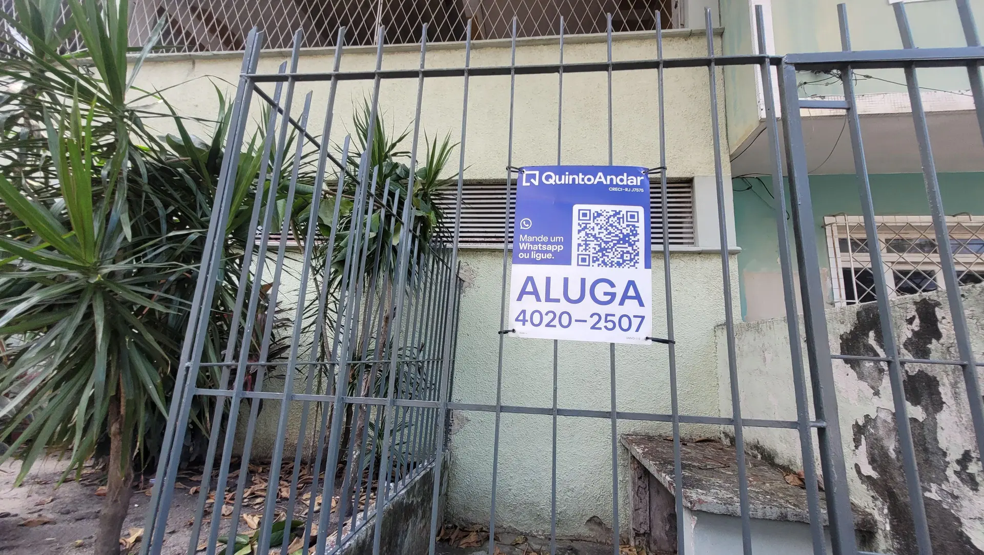 Unfurnished 2-bedroom apartment with a private garden — photo 19