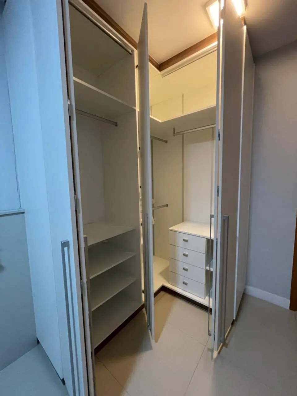 Балкон с грилем и 2 спальни: квартира 65 м² — photo 13