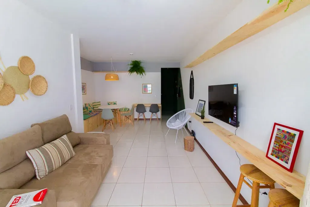 One-bedroom apartment with a home office