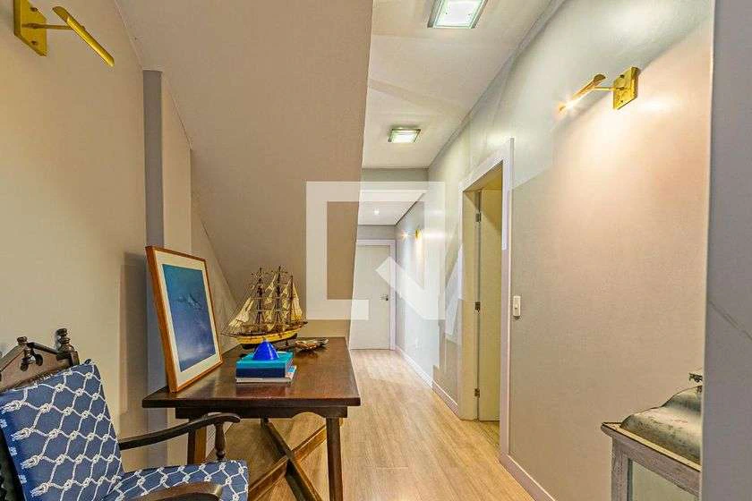 Apartment, 250 m², with a glass-enclosed balcony — photo 8