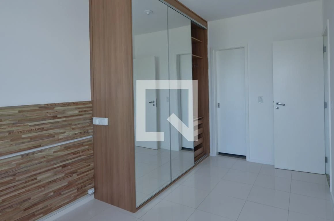 Квартира 80 м² із заскленим балконом та робочим місцем — photo 9