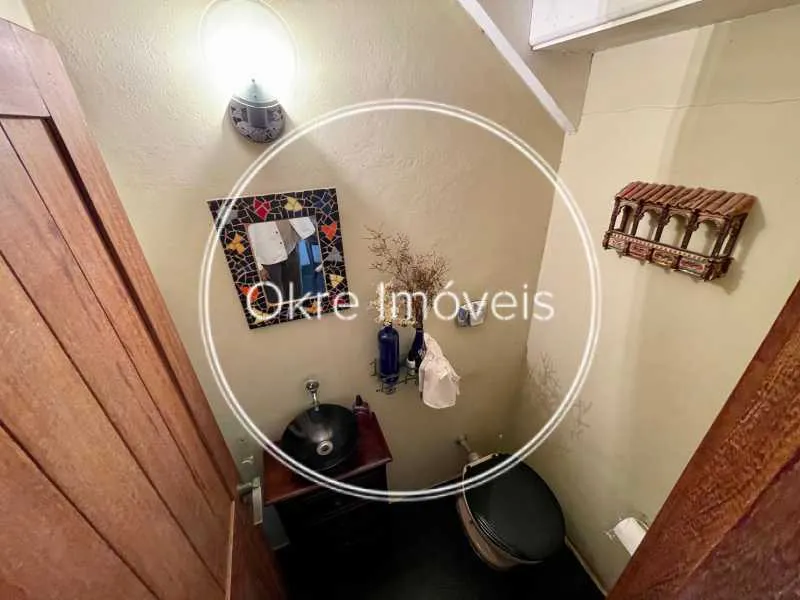 House in a gated community with 4 bedrooms and 5 baths — photo 5