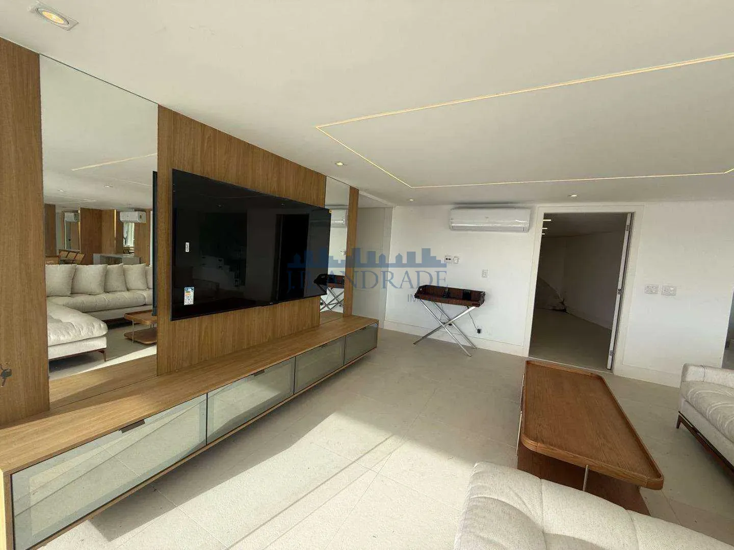Furnished house with 4 en-suite bedrooms and 993 m² — photo 36