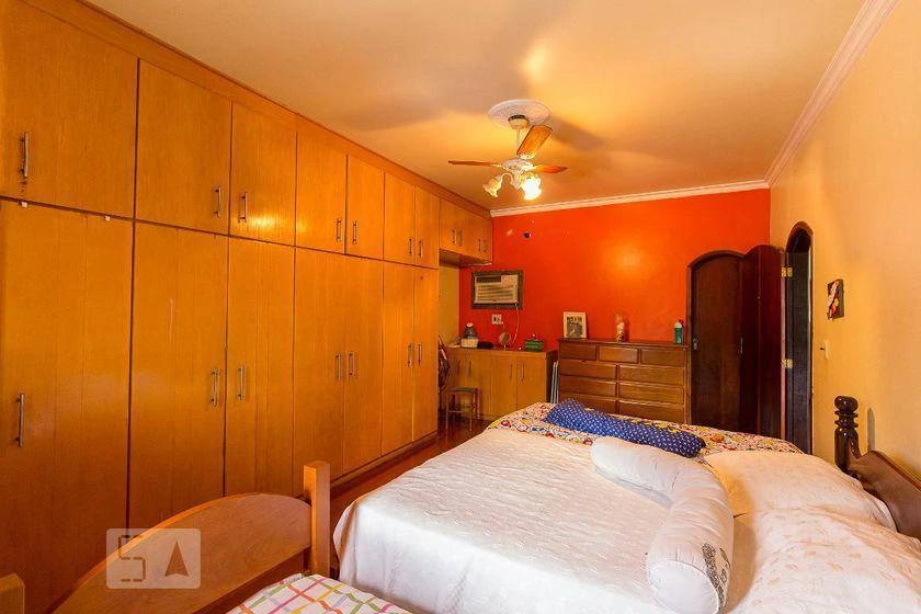 House with 6 bedrooms and 480 m², 6 bathrooms — photo 41