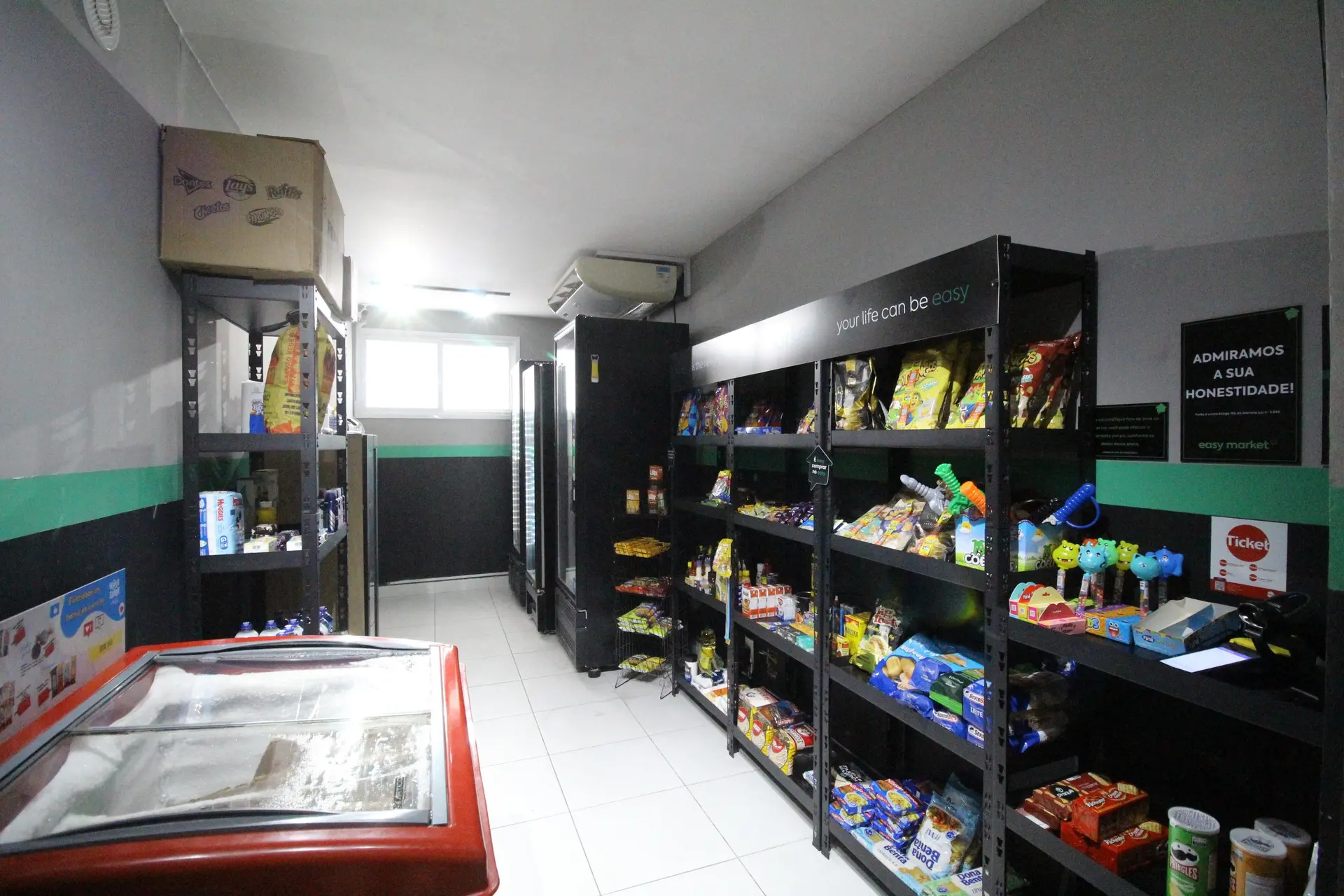 Furnished apartment, 72 m², with a glass-enclosed balcony — photo 4