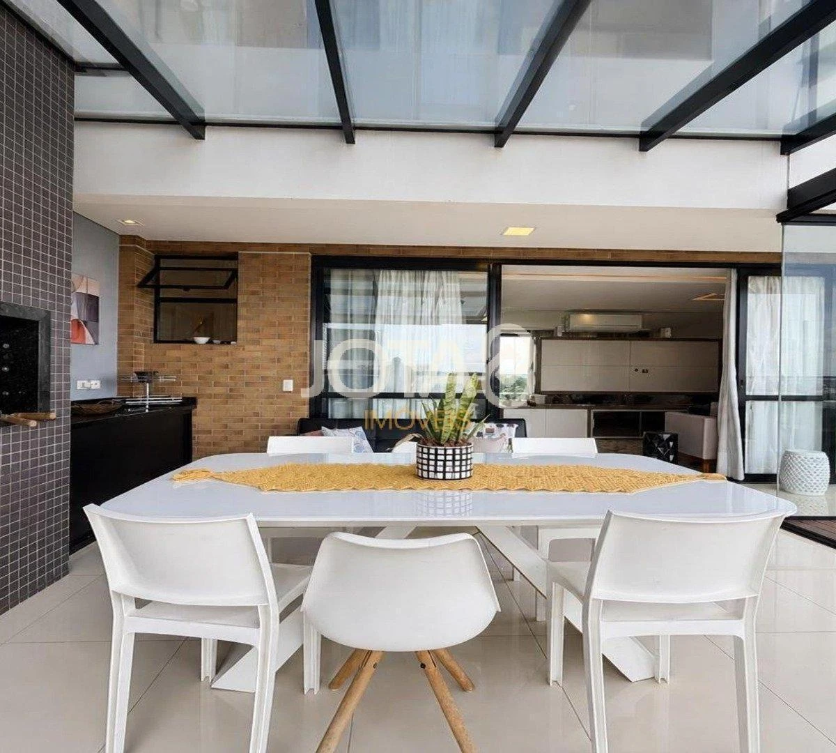 Floor-to-ceiling windows in a 3-bedroom apartment, 150 m² — photo 28