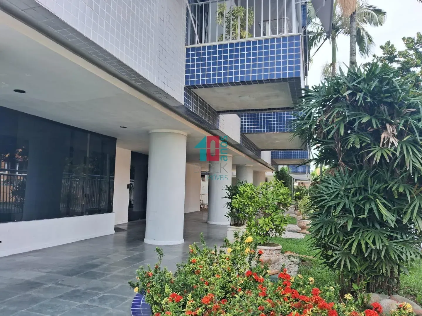 Apartamento com 3 quartos e piscina no condomínio — photo 36