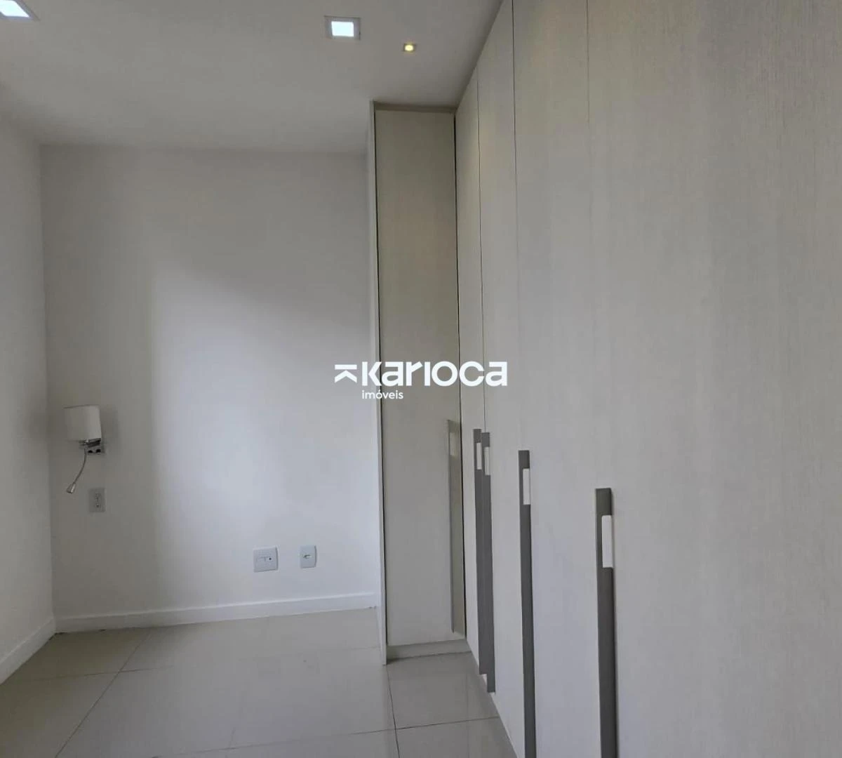 Floor-to-ceiling windows in a 3-bedroom apartment, 90 m² — photo 25