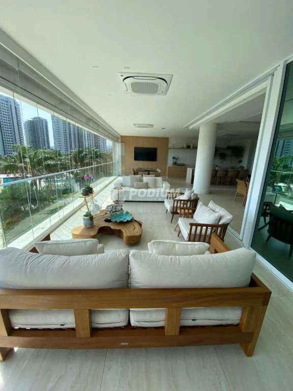 Apartamento mobiliado de 650 m² com 5 suítes e 4 vagas