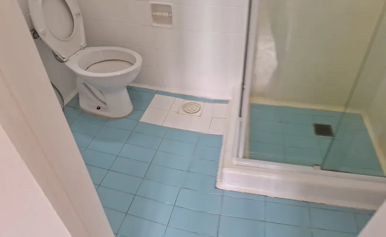 Apartment on the 3rd floor with wood or laminate floors — photo 9