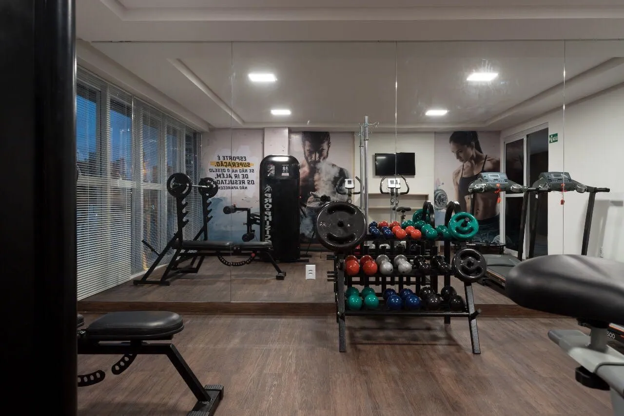3-bedroom apartment in a building with a gym — photo 10