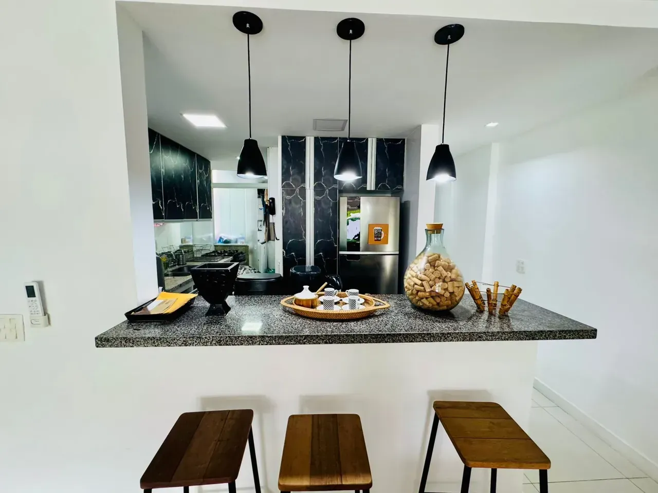 Furnished 3-bedroom apartment with open-plan kitchen — photo 3