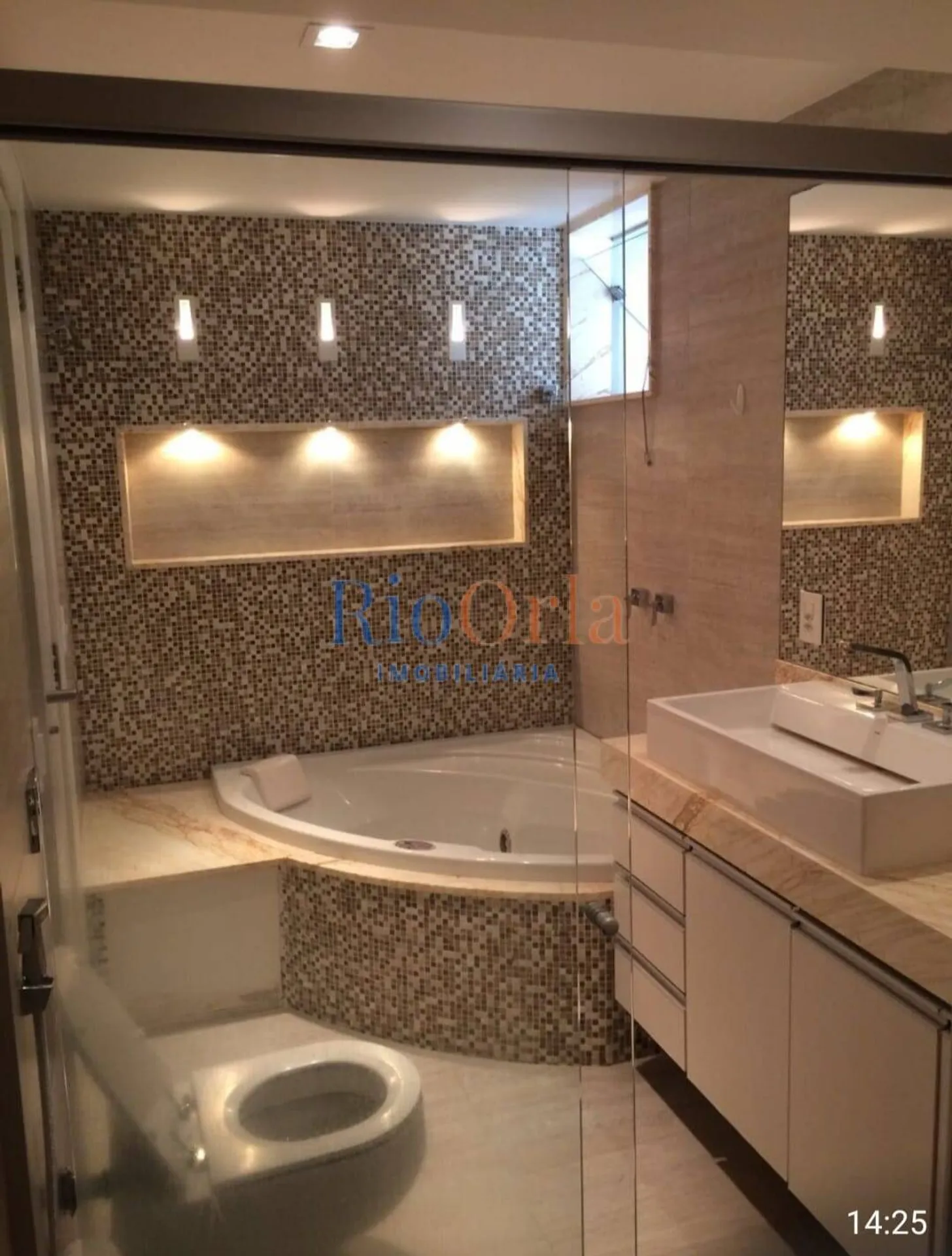 Unfurnished apartment with 4 bedrooms and 5 bathrooms — photo 23