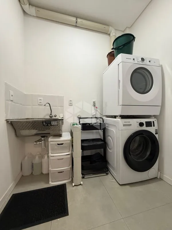 27 m² studio with a home office and a dryer — photo 11